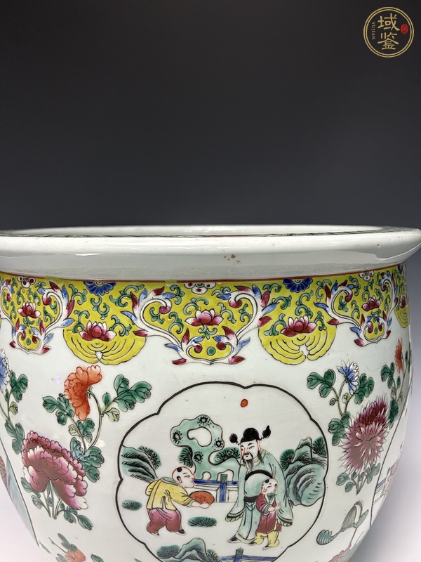 古玩陶瓷清晚·粉彩人物卷缸真品鑒賞圖