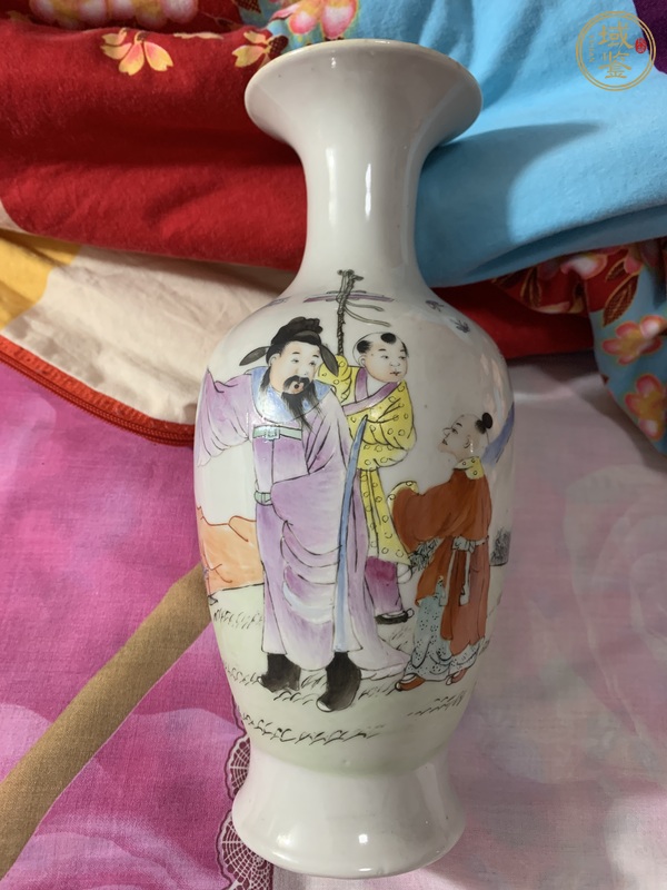 古玩陶瓷粉彩人物故事紋撇口瓶真品鑒賞圖