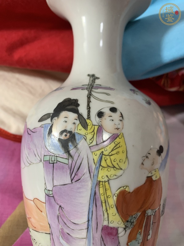 古玩陶瓷粉彩人物故事紋撇口瓶真品鑒賞圖