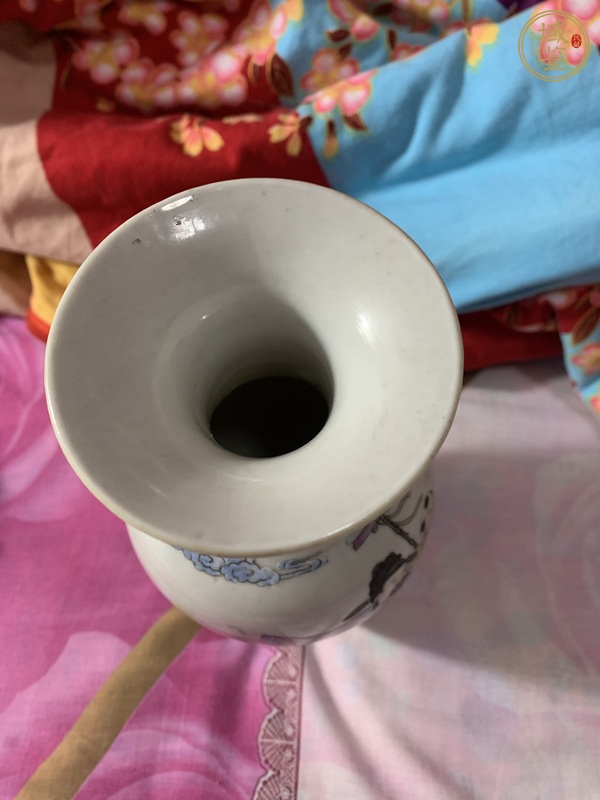 古玩陶瓷粉彩人物故事紋撇口瓶真品鑒賞圖