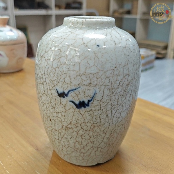 古玩陶瓷晚清哥釉青花花鳥罐真品鑒賞圖