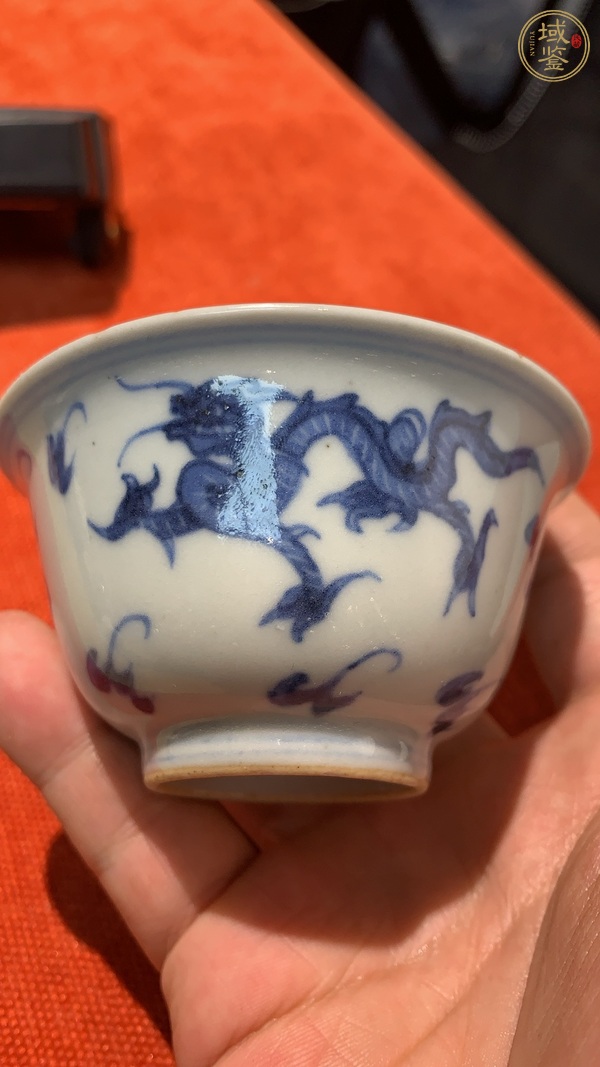 古玩龍鳳紋青花杯真品鑒賞圖