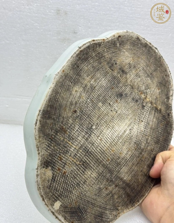 古玩陶瓷清晚期 淺絳彩人物紋海棠型茶盤真品鑒賞圖