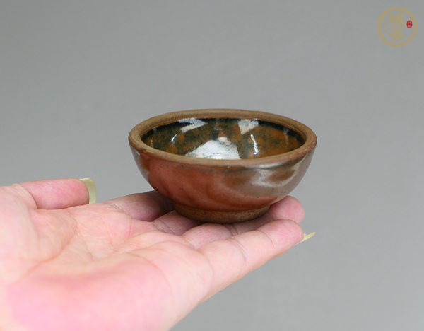 古玩陶瓷窯變黑釉茶盞真品鑒賞圖