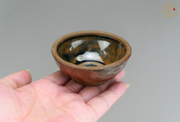 古玩陶瓷窯變黑釉茶盞真品鑒賞圖