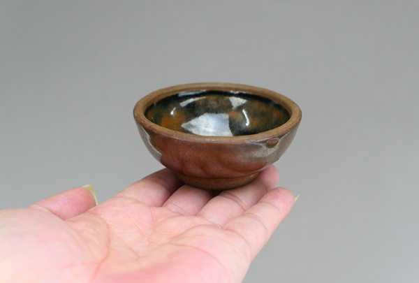古玩轉(zhuǎn)賣明末清初.窯變黑釉茶盞拍賣，當(dāng)前價(jià)格1888元