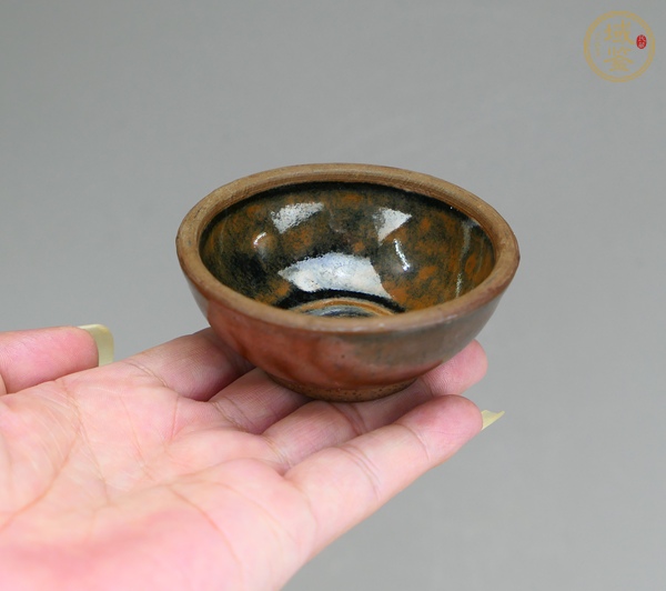 古玩陶瓷窯變黑釉茶盞真品鑒賞圖
