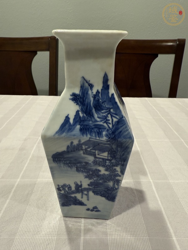 古玩陶瓷青花瓶真品鑒賞圖