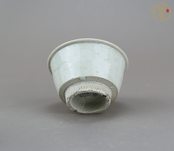 古玩陶瓷龍泉青瓷唇口杯真品鑒賞圖