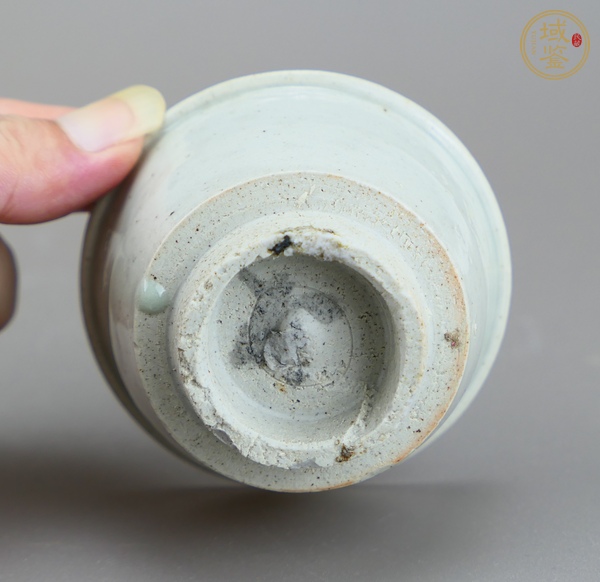 古玩陶瓷龍泉青瓷唇口杯真品鑒賞圖