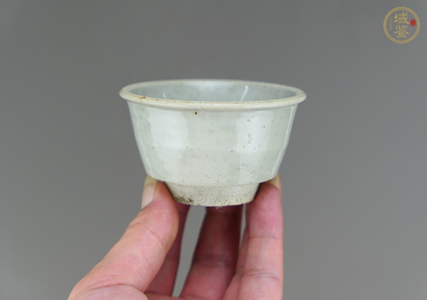 古玩陶瓷龍泉青瓷唇口杯真品鑒賞圖