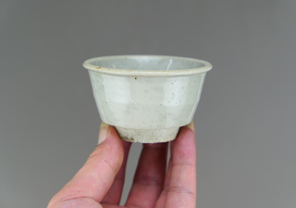 古玩陶瓷明代.龍泉窯青瓷月白釉唇口杯拍賣，當前價格33元