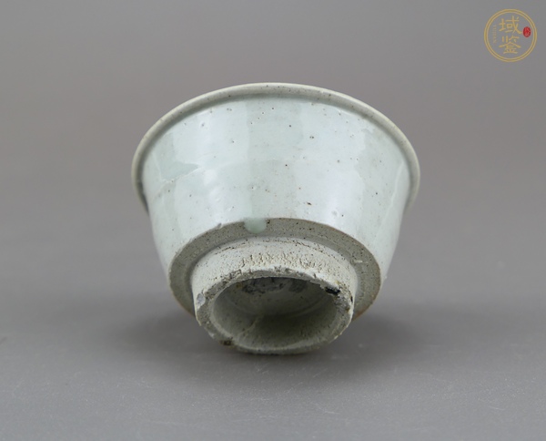 古玩陶瓷龍泉青瓷唇口杯真品鑒賞圖