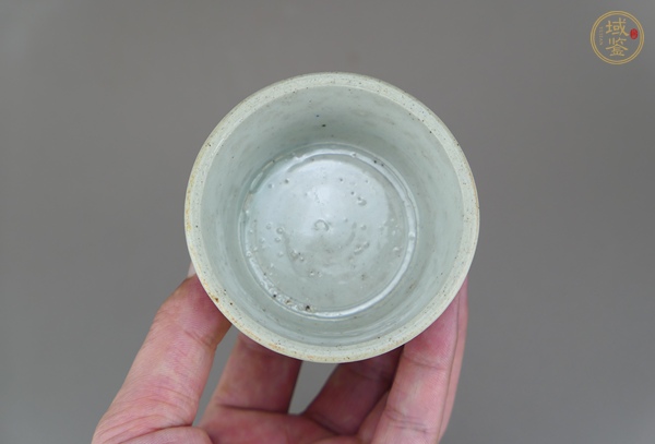 古玩陶瓷龍泉青瓷唇口杯真品鑒賞圖