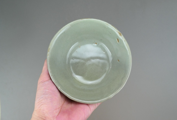 古玩陶瓷明代.龍泉窯青瓷唇口碗拍賣,當(dāng)前價格1元