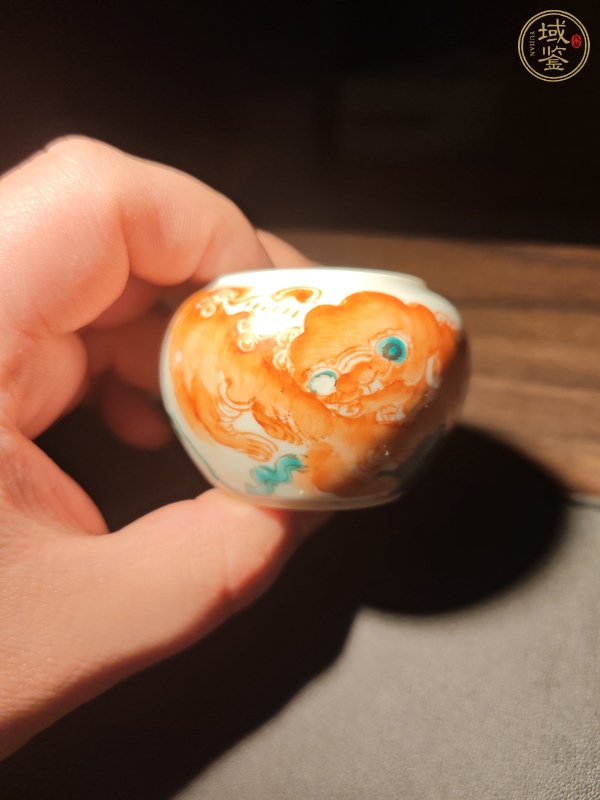 古玩陶瓷清晚期獅子繡球紋水盂真品鑒賞圖