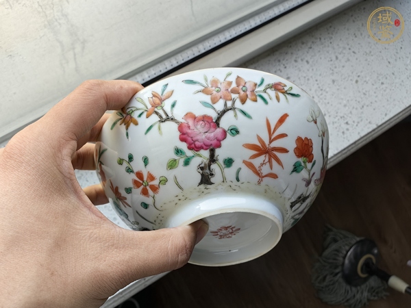 古玩陶瓷粉彩花卉碗真品鑒賞圖