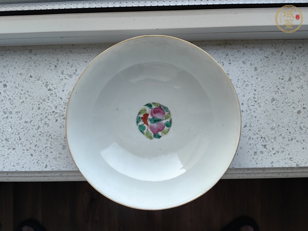 古玩陶瓷粉彩花卉碗真品鑒賞圖