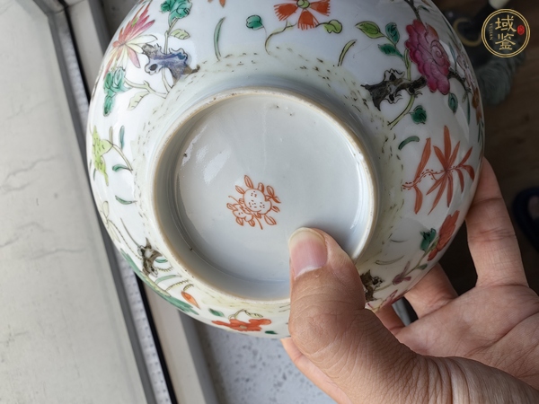 古玩陶瓷粉彩花卉碗真品鑒賞圖