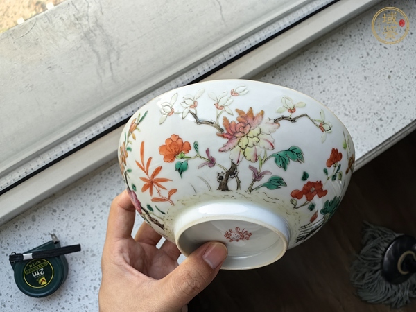 古玩陶瓷粉彩花卉碗真品鑒賞圖