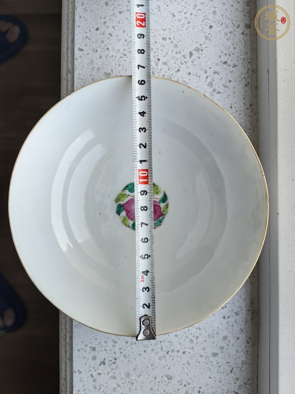 古玩陶瓷粉彩花卉碗真品鑒賞圖