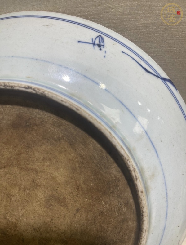 古玩陶瓷青花釉里紅飄帶繡球獅子紋盤真品鑒賞圖