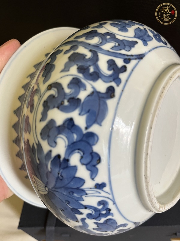 古玩陶瓷青花纏枝蓮紋香爐，疑似復窯真品鑒賞圖