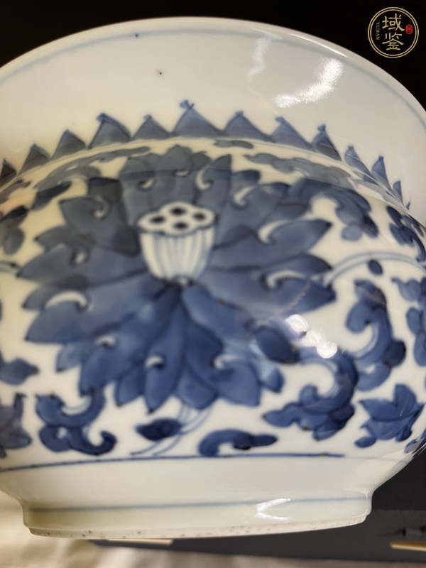 古玩陶瓷青花纏枝蓮紋香爐，疑似復窯真品鑒賞圖