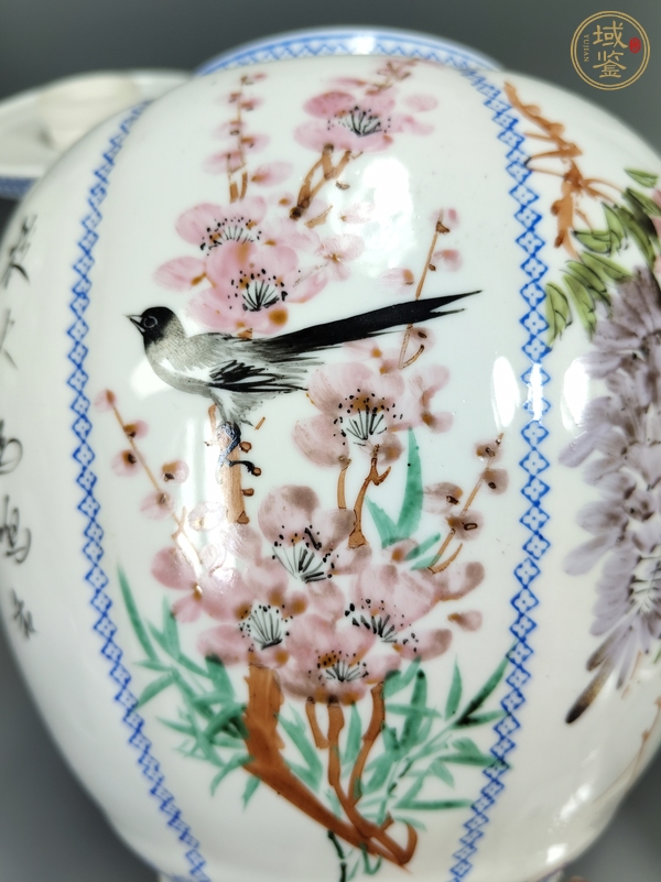 古玩陶瓷粉彩花鳥紋燈瓶真品鑒賞圖