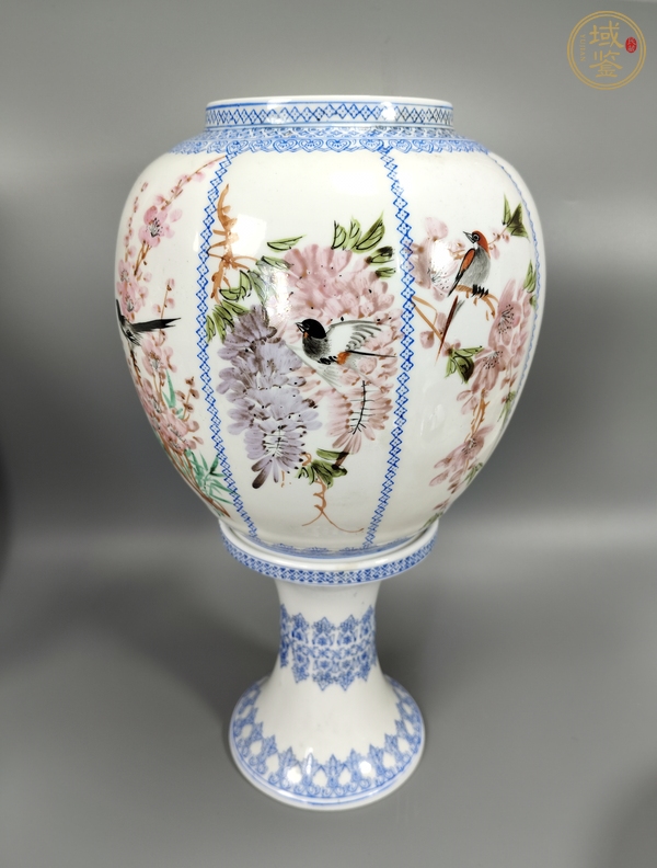 古玩陶瓷粉彩花鳥紋燈瓶真品鑒賞圖