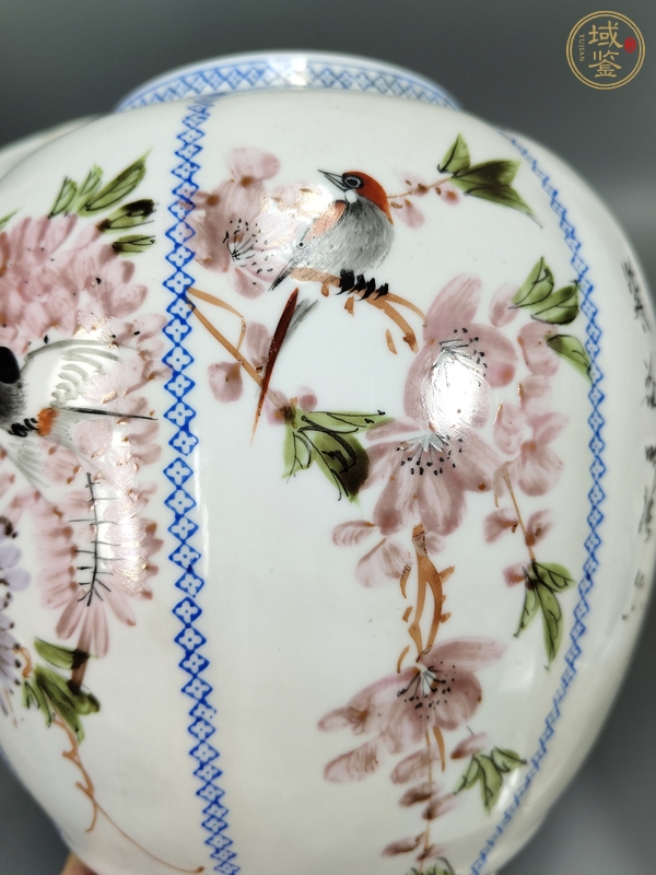 古玩陶瓷粉彩花鳥紋燈瓶真品鑒賞圖
