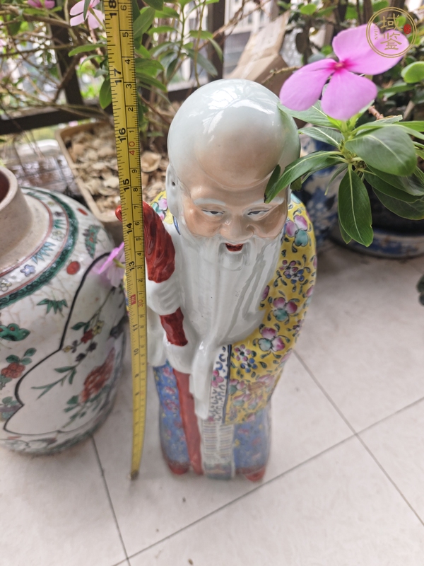 古玩陶瓷民國粉彩壽星造像真品鑒賞圖