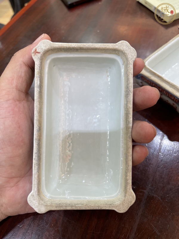 古玩陶瓷青花五彩龍紋蓋盒真品鑒賞圖