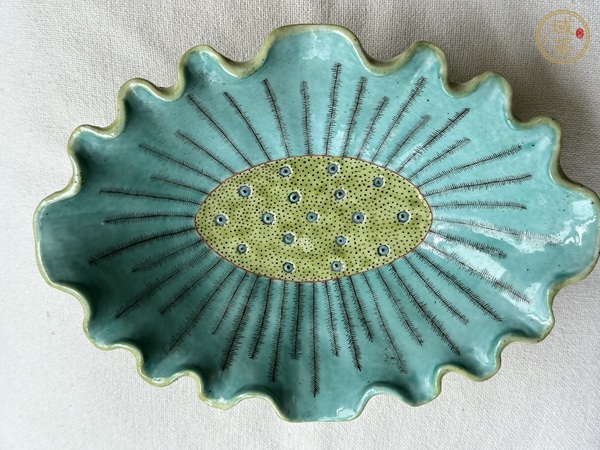 古玩陶瓷花口盤真品鑒賞圖
