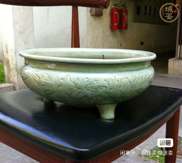 古玩陶瓷龍泉青瓷刻花香爐真品鑒賞圖