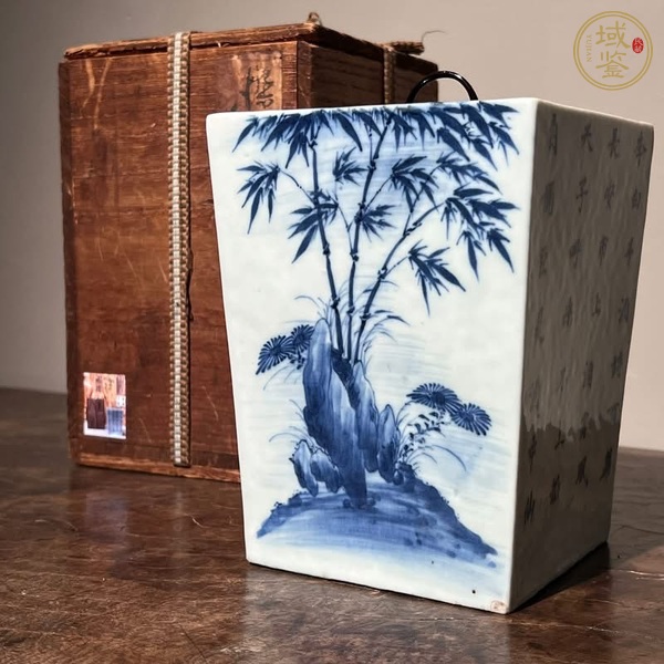 古玩陶瓷青花四方筆筒真品鑒賞圖