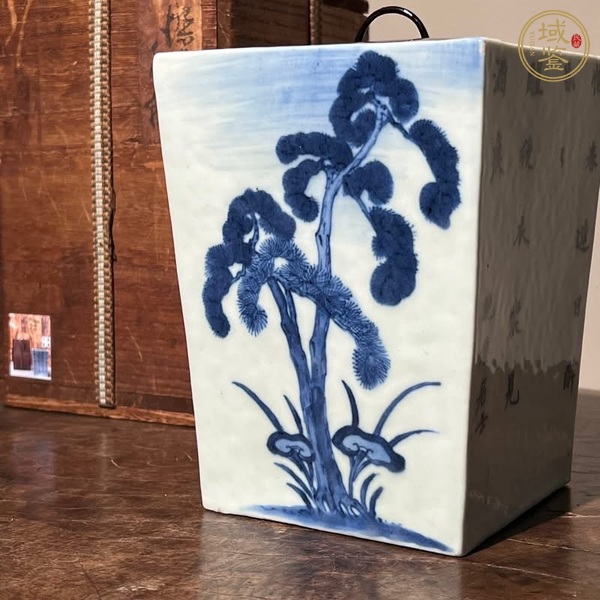 古玩陶瓷青花四方筆筒真品鑒賞圖