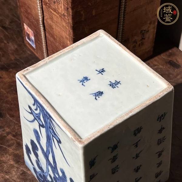 古玩陶瓷青花四方筆筒真品鑒賞圖