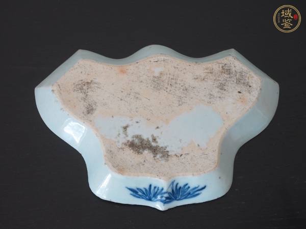 古玩陶瓷青花纏枝花紋盤真品鑒賞圖