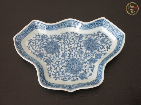 古玩陶瓷青花纏枝花紋盤真品鑒賞圖