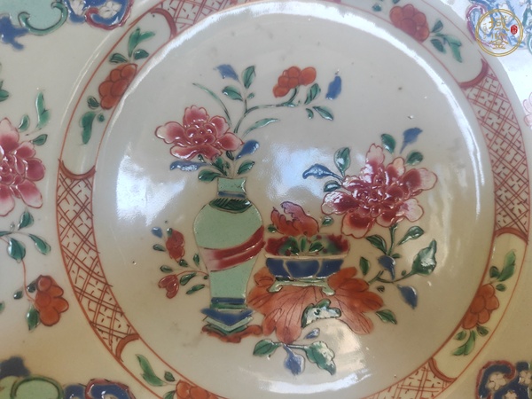 古玩陶瓷博古花卉紋粉彩盤真品鑒賞圖