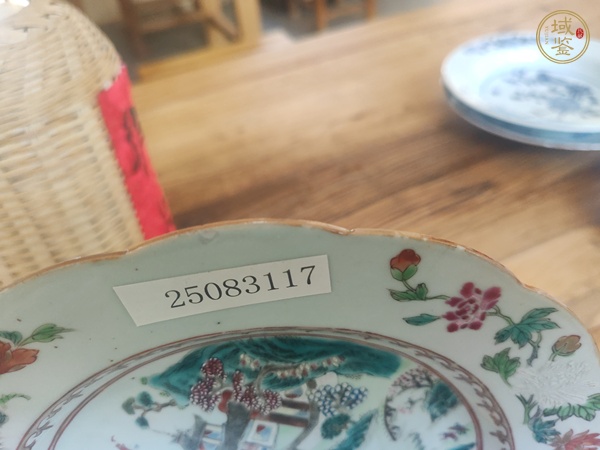 古玩陶瓷樓臺(tái)亭閣山水紋粉彩盤真品鑒賞圖