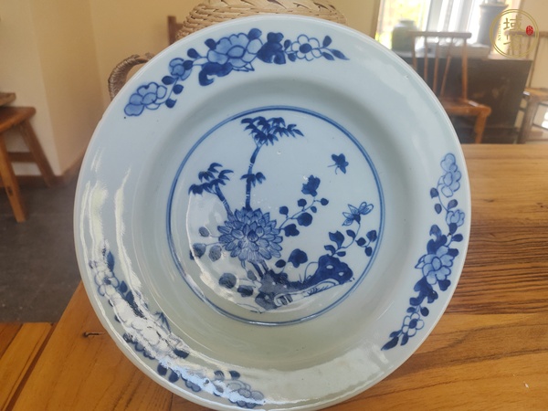古玩花卉紋青花盤真品鑒賞圖