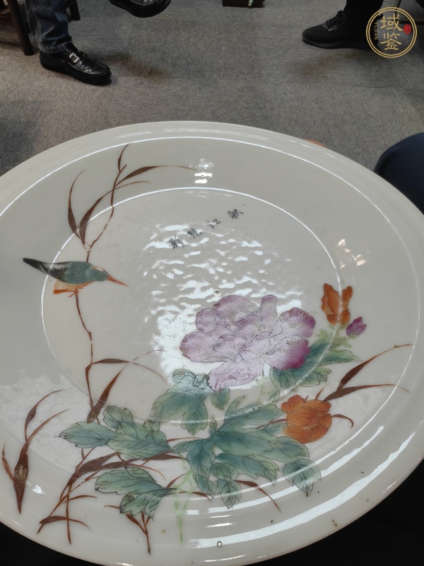 古玩陶瓷花鳥紋粉彩盤真品鑒賞圖