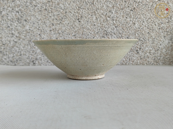 古玩陶瓷青白釉刻花斗笠碗真品鑒賞圖