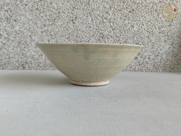 古玩陶瓷青白釉刻花斗笠碗真品鑒賞圖
