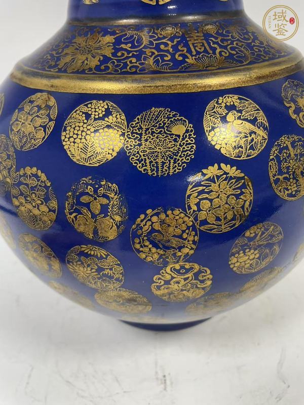 古玩陶瓷祭藍釉描金皮球花瓶真品鑒賞圖