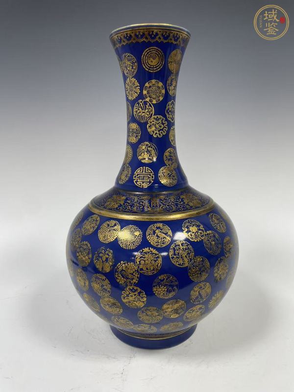 古玩陶瓷祭藍釉描金皮球花瓶真品鑒賞圖