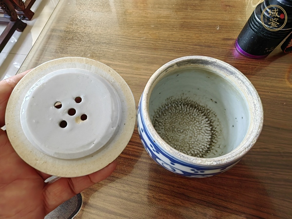 古玩陶瓷青花蓋罐真品鑒賞圖