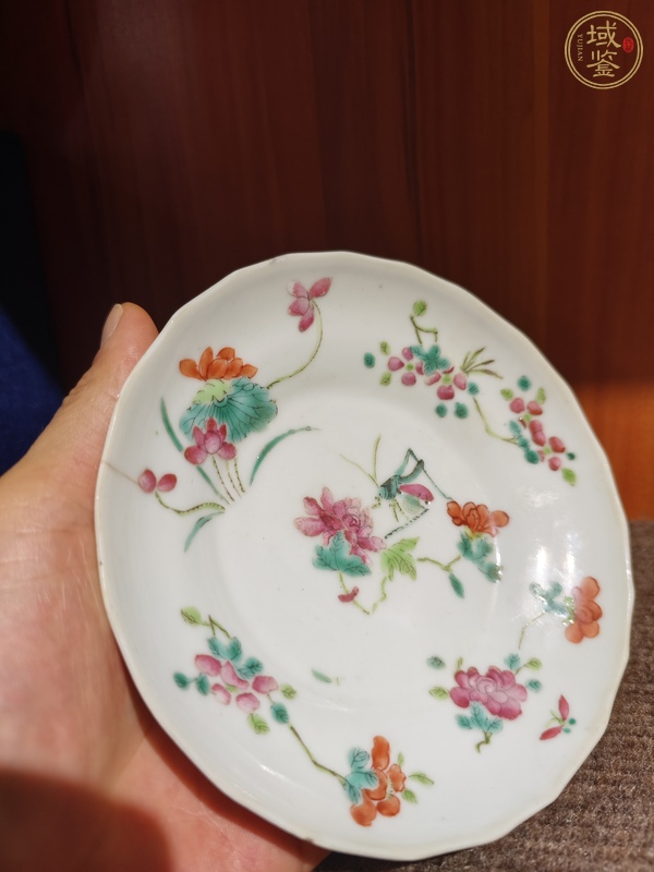 古玩陶瓷粉彩飛黃騰達花口蝶真品鑒賞圖